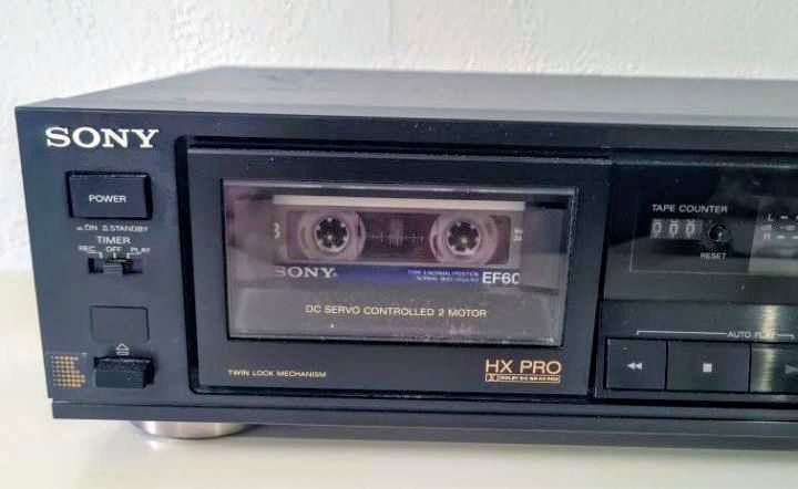 Vând Sony tk 410 +30 casete rock