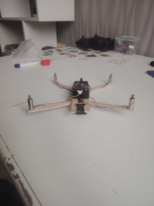 Дрон самодельный без лопостей