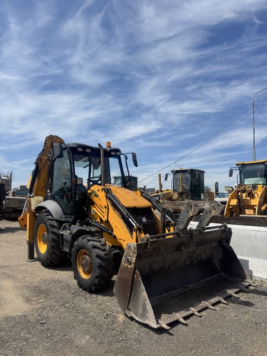 Экскаватор-погрузчик 3/1 jcb 3cx