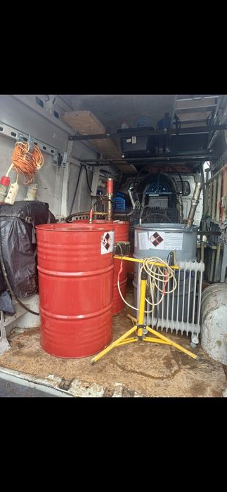 Vând afacere la cheie,echipament pompă spumă poliuretanică Graco !