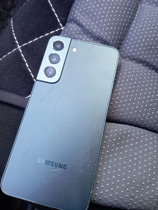 Продам Samsung s22