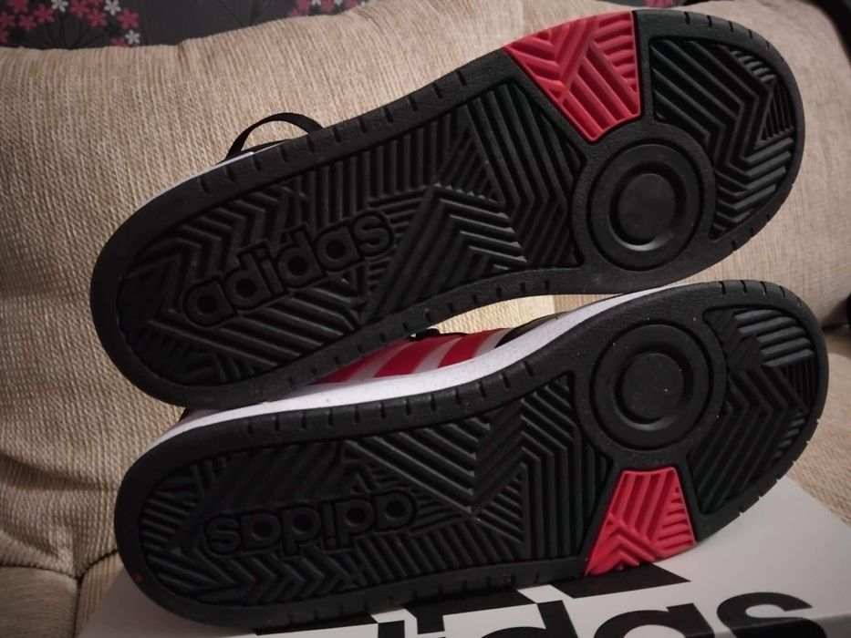 Мъжки кецове Адидас номер 40