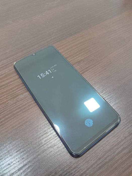 Vivo V21e ideal.