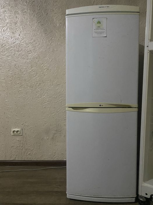 Продам холодильник LG