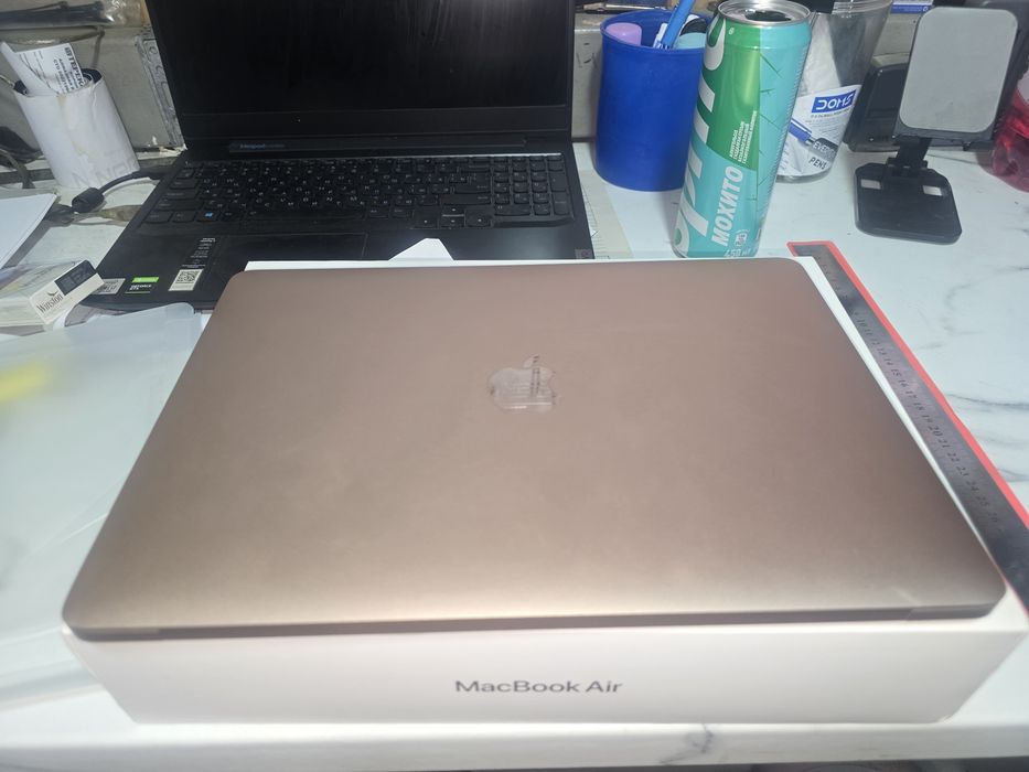 Продам MacBook Air 13-inch M1 chip