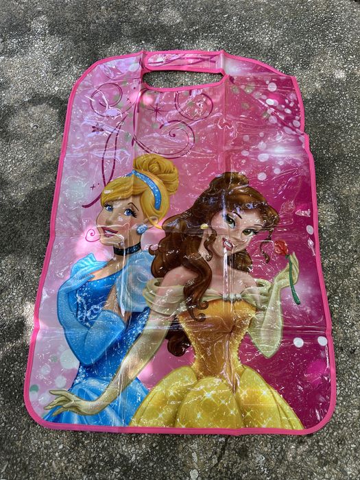 Aripioare, casti si un sort de fete