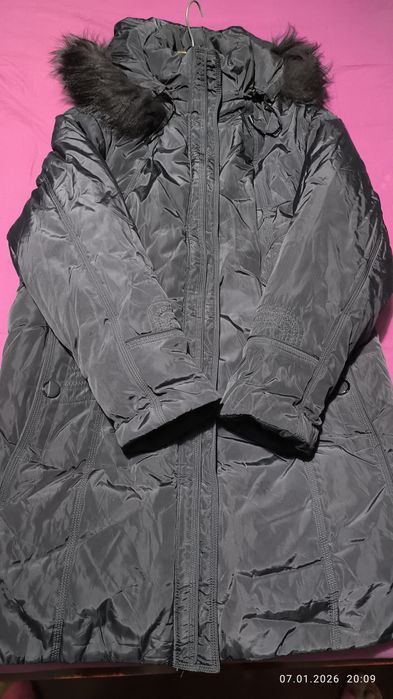 Куртка женская 70 размер. Очень хорошее состояние.