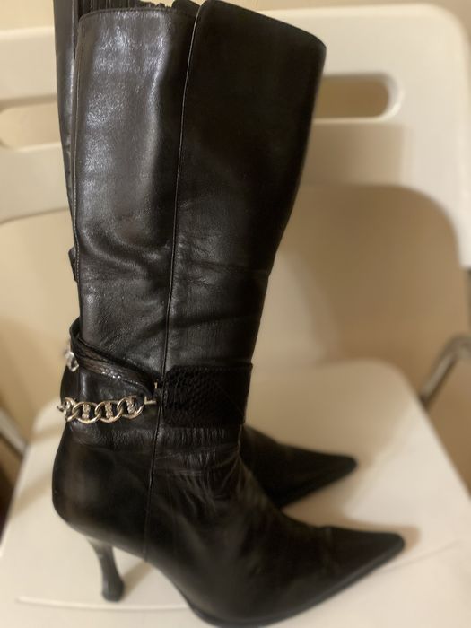 Продавам ботуши, висок ток, черни, 36 номер,