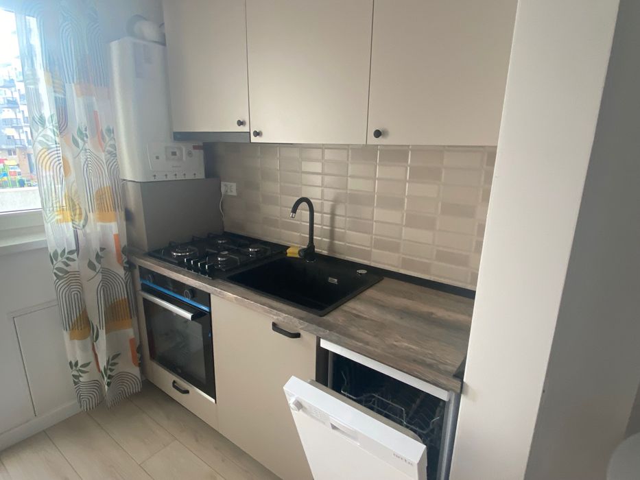 Inchiriez Studio, str Biruintei nr 87, et 1, la 5 min de metrou Berceni