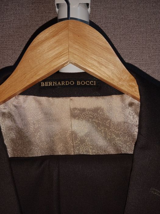 Продам костюм классической