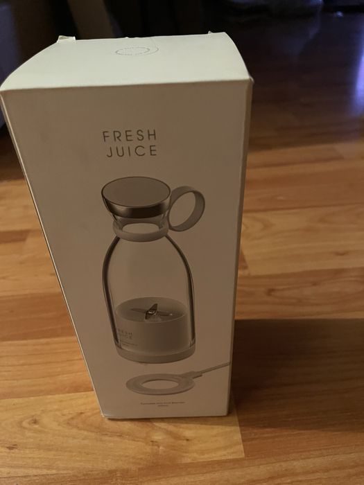 Продам новый  электрический  блендер