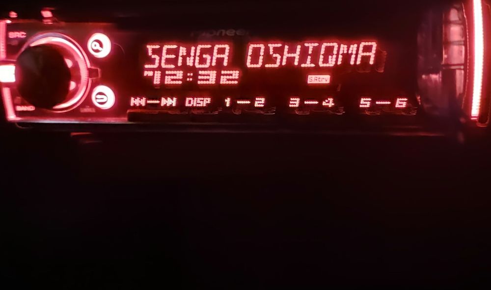 Mafon Pioneer 3750 sotiladi. Disc Aux Usb Radio Blutuz