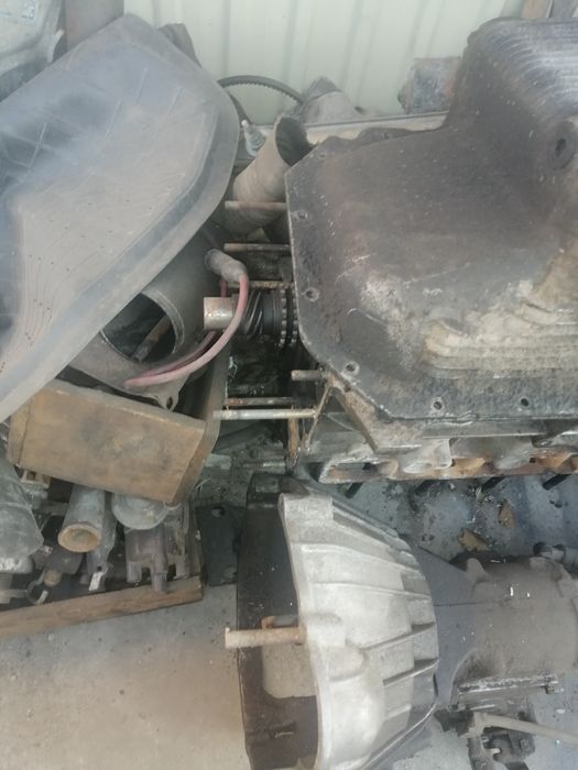 Москвич запчасти двигатель коробка