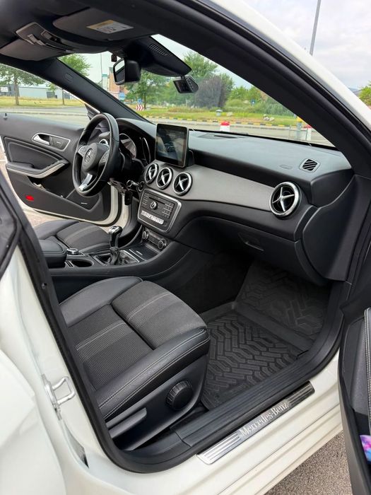 Mercedes-Benz CLA 180 CLA 180 | 2016 | 145.000 km | PANORAMIC | CARPLAY | LED |