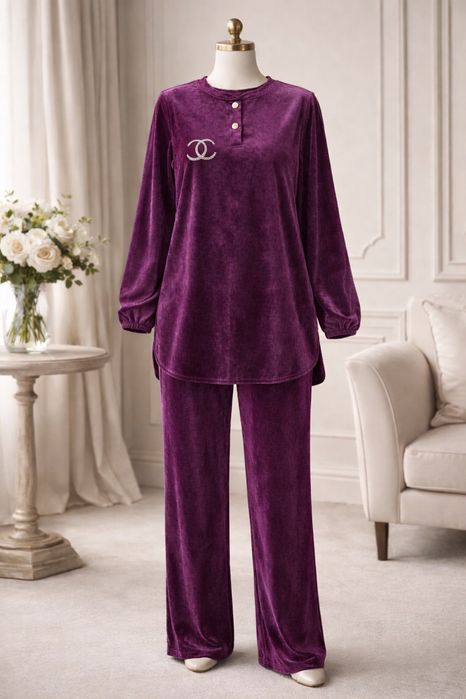 Ayollar Uchun Ikki Qismli Velur Kostyum