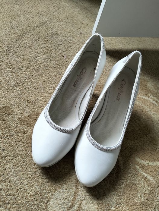 Свадебное платье атлас