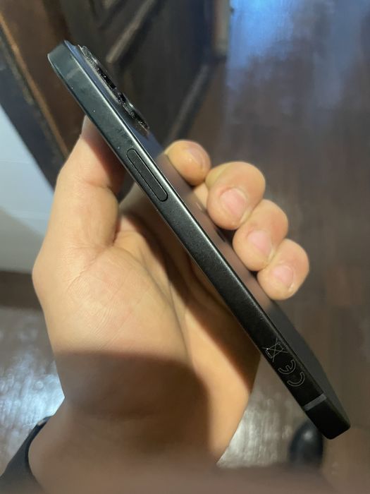 iPhone 15 с гаранция 100% батерия