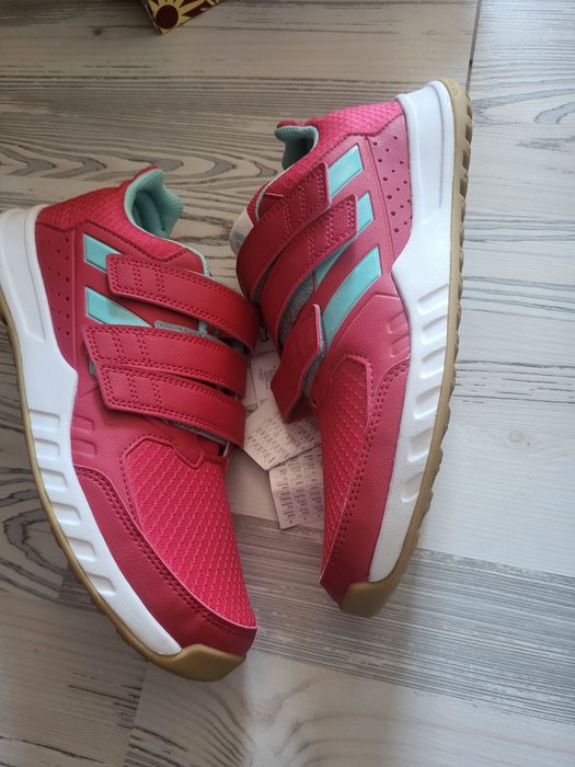 Vând Încălțăminte Sport