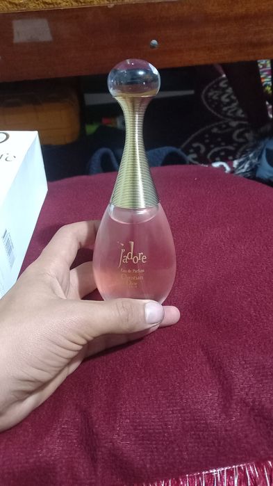 Jadore maxsuloti boʻlib bu juda xushboʻy hidli atir hisoblanadi.