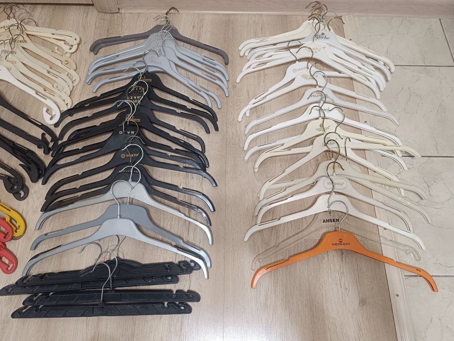 Вешалки для одежды