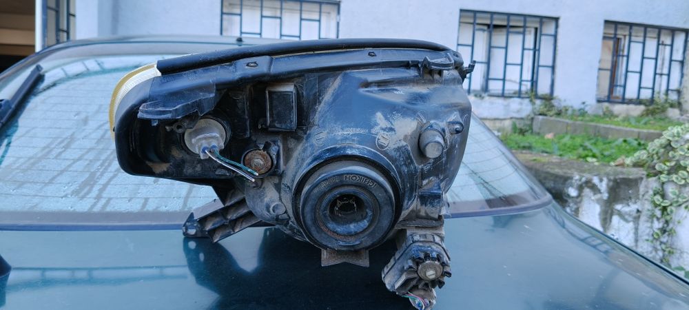 Фарове за Toyota Rav 4