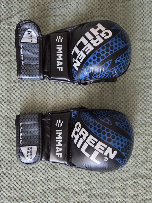 Кимоно, шлем, перчатки, футы