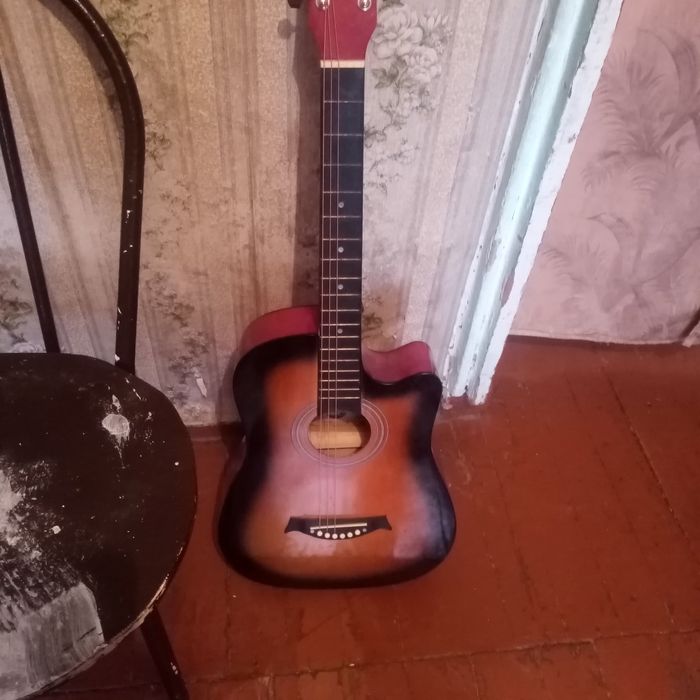 Гитара 6 струнка
