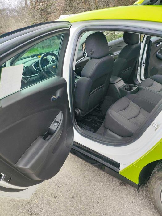 Такси под Аренда към Taxi Me,Chevrolet Volt Plug in Hybryd като чисто нов-65лв/33 евро на ден