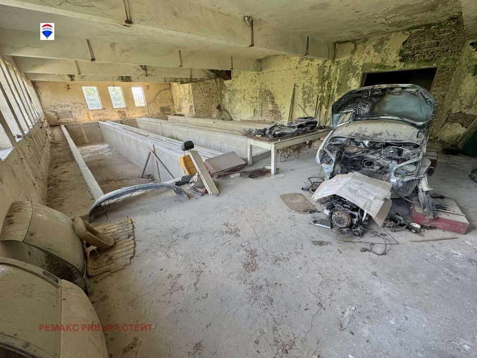 Продава се Промишлена сграда в с. Пиргово, Област Русе - 1424 кв.м за 245 €/кв.м - Снимка #2