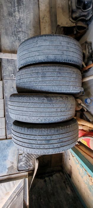 Шины 215/55/R17 продается