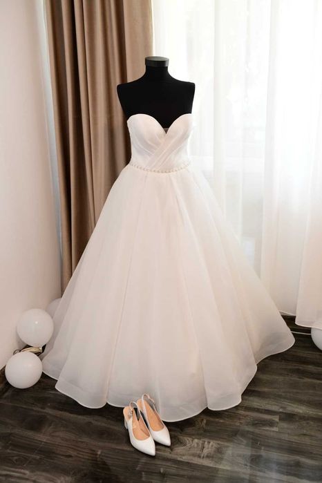Vand rochie mireasa