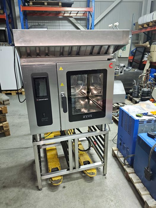 Конвектомат Convotherm Maxx - последен модел с аспиратор и стойка