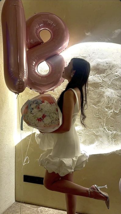 короткое белое платье