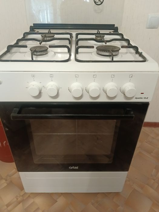 Продам газ плиту