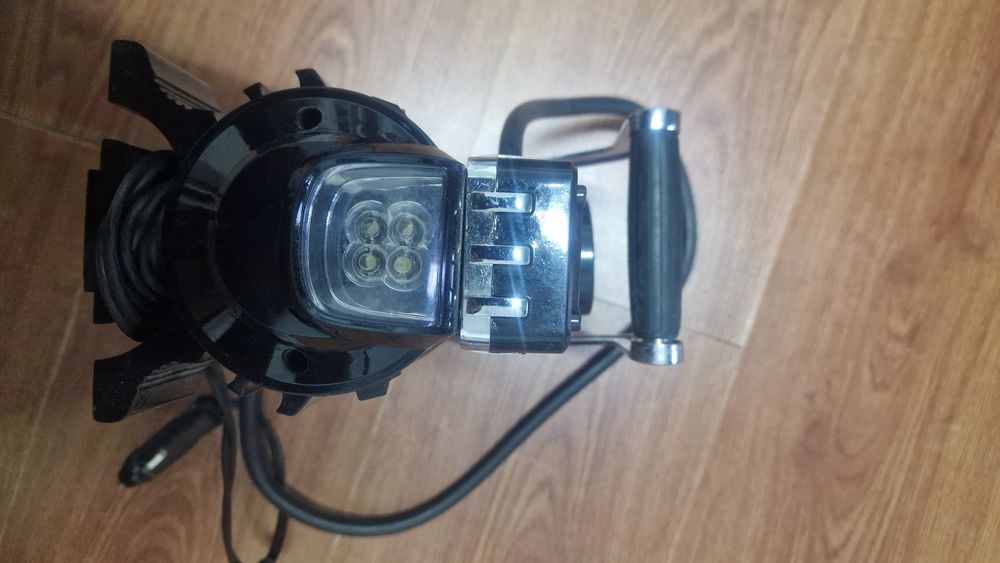 Насос (компрессор) для автомобиля.