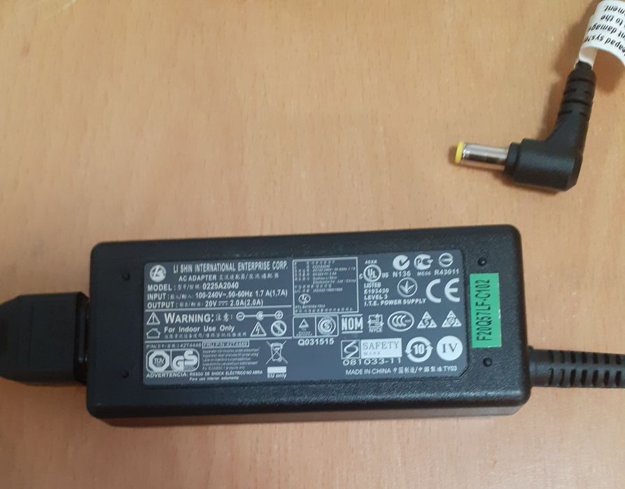 Vând Alimentator Laptop Lenovo