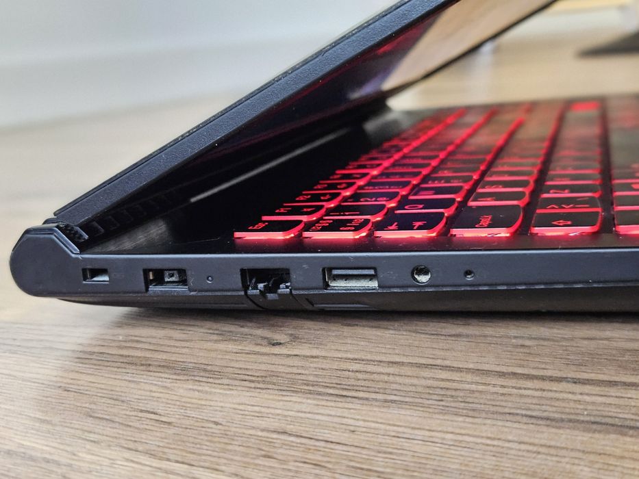 Lenovo Legion Intel i7 7th 16GB DDR4, SSD 256GB, GTX 1060 Q-Max, 15.6"