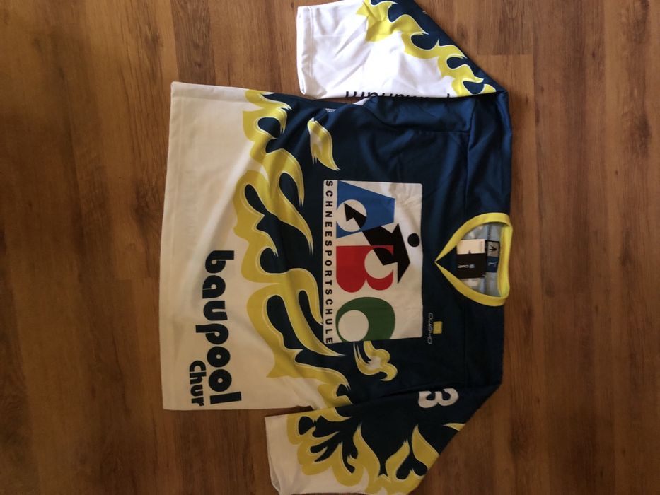 Tricou hochei owayo nou cu eticheta