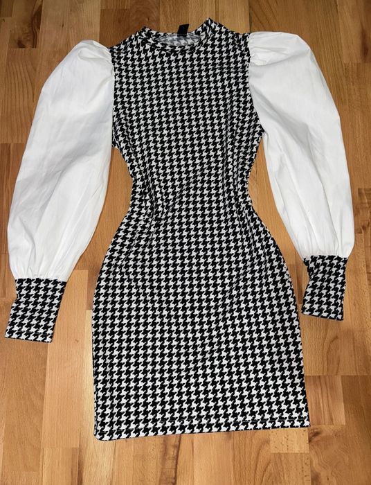 Рокля в черно и бяло