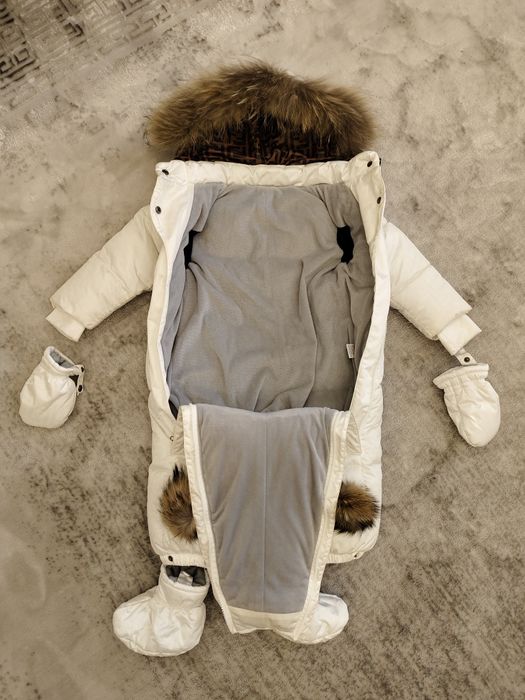 Продам детский комбинезон.