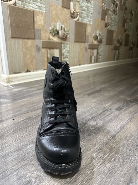 Продается зимняя обувь для мальчика