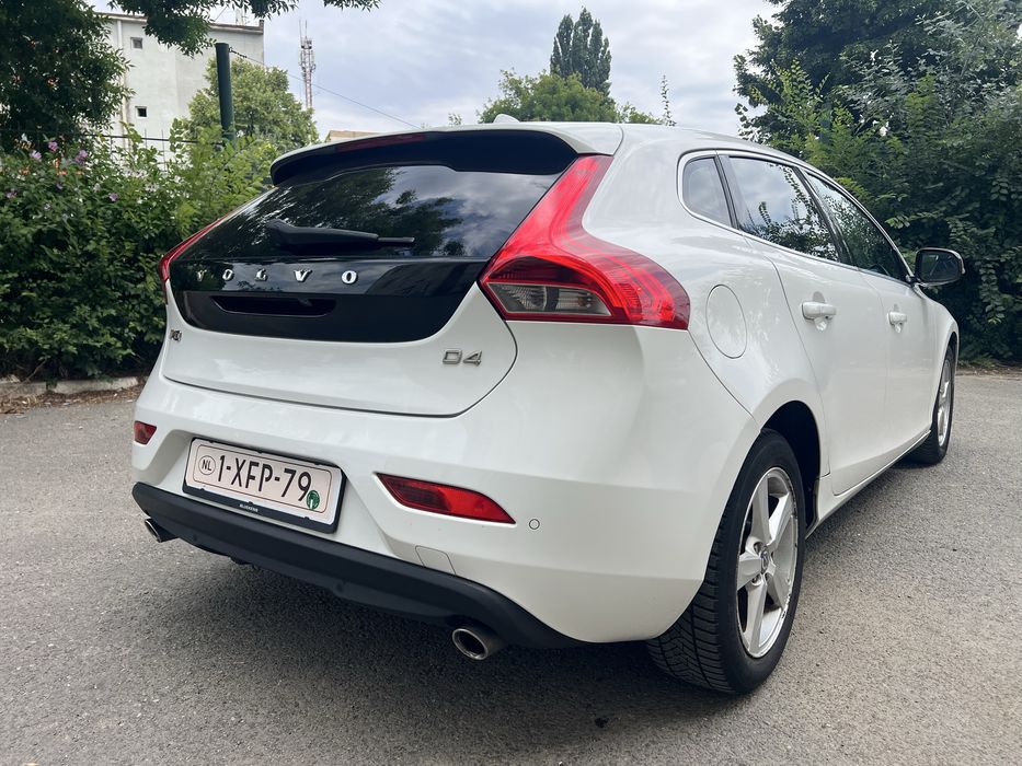 VOLVO V40 2014 — imagine 5