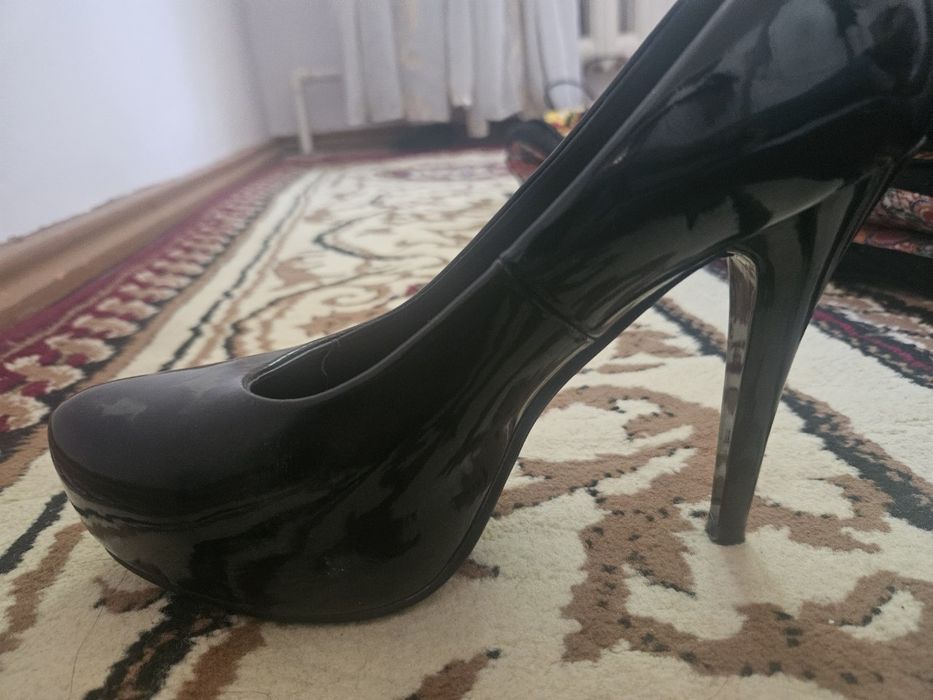 Новые женские туфли 37