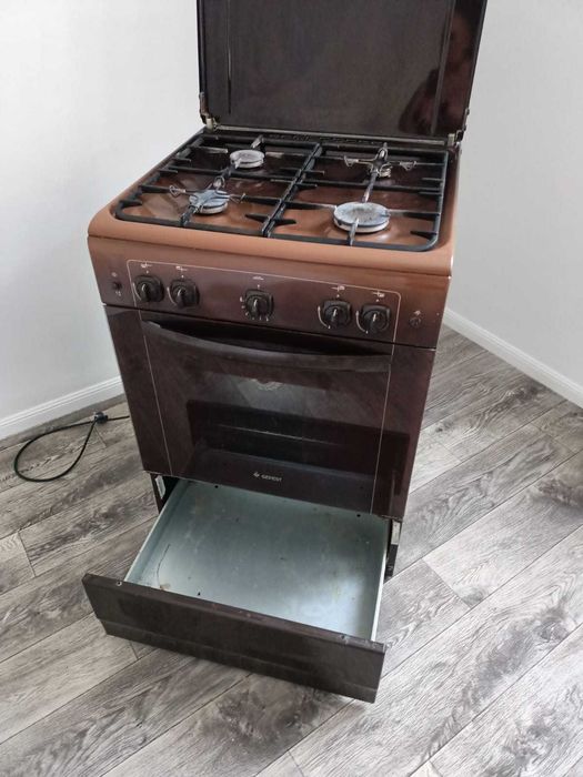 Продаем газплиту