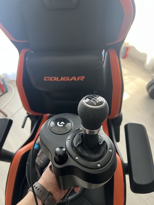 Logitech g29 + ръчна спирачка и стойка