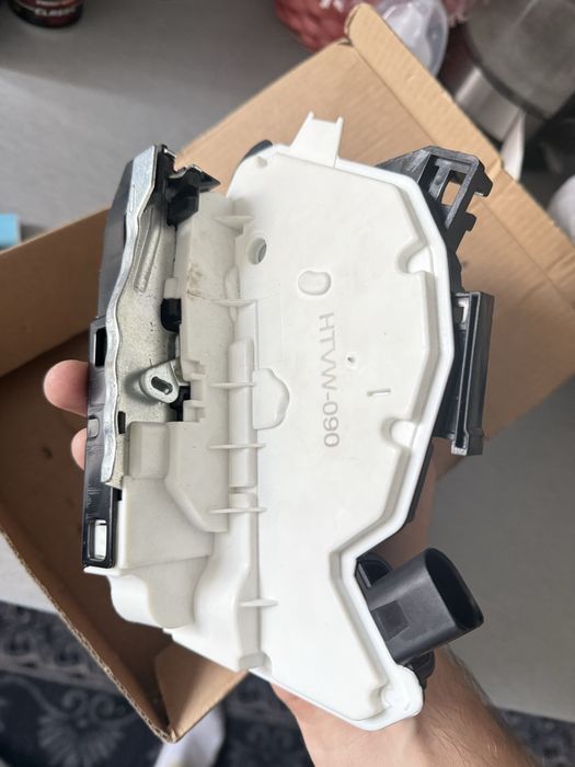 Broasca spate stanga actuator passat cc 2010