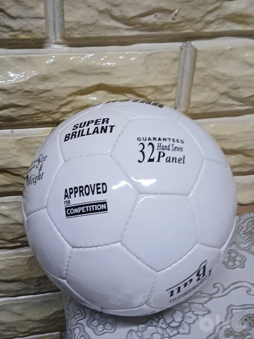 Futbol to'plar sotiladi