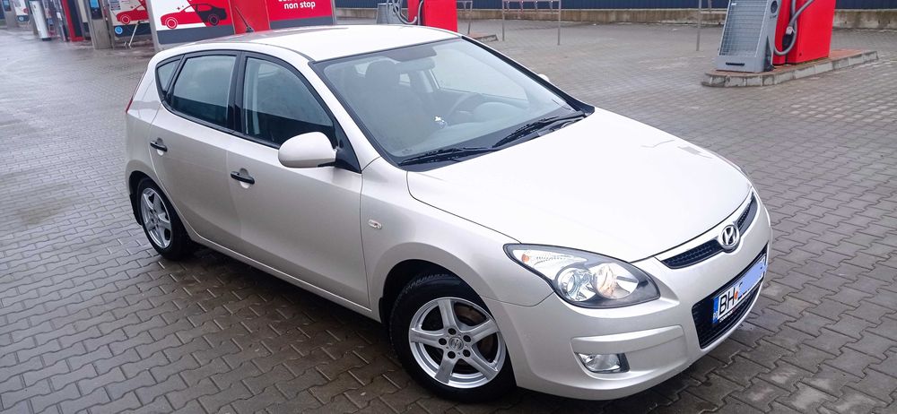 Hyundai i30 1.4 benzină 105cp