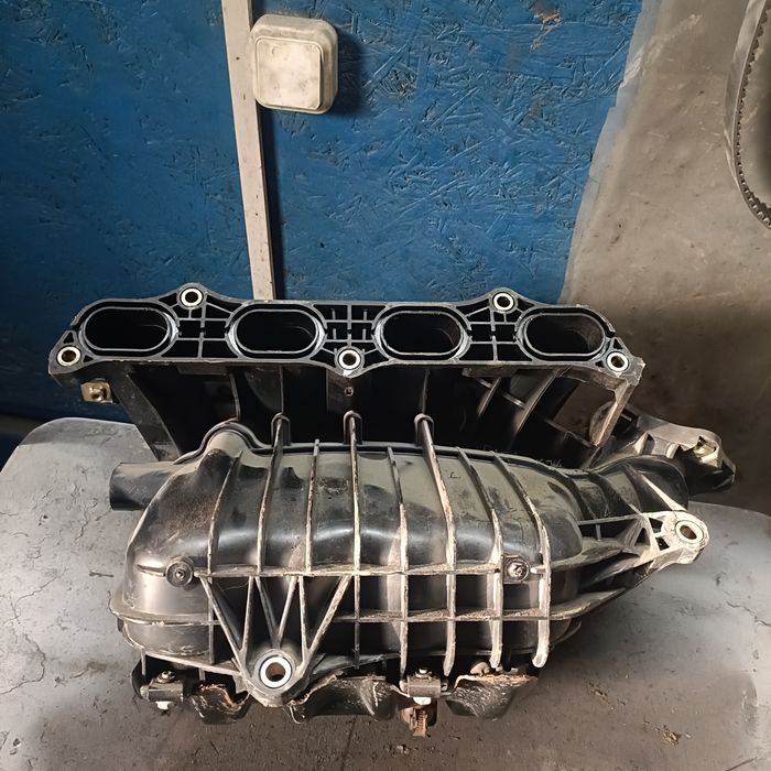 Продам воздушный коллектор/Тойота