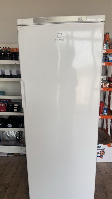 Продается морозильник INDESIT